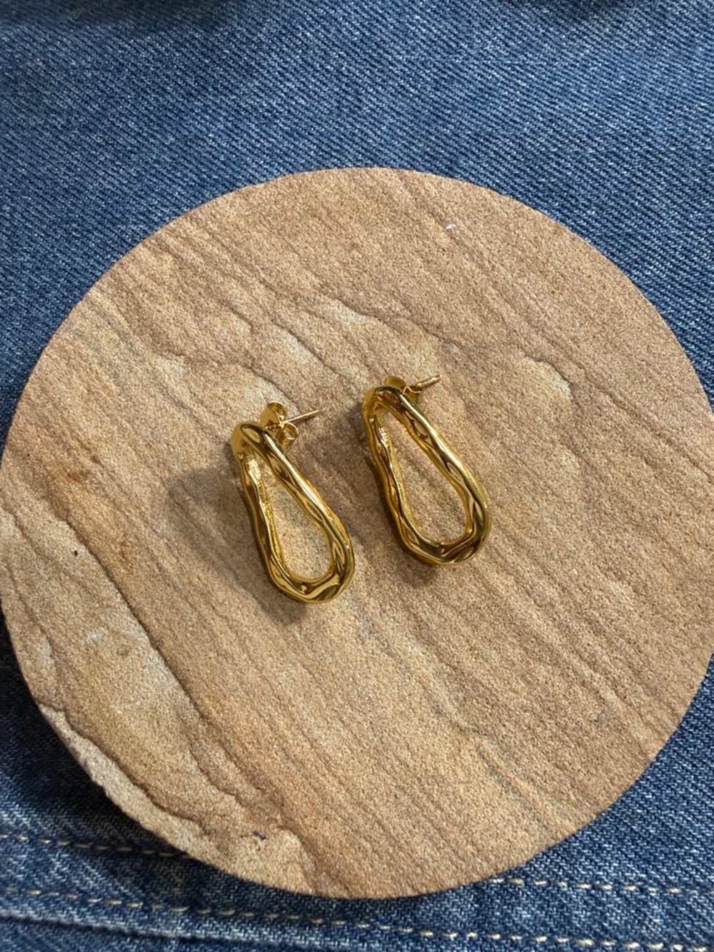Fashion Gold Sculpted Loop Earrings - Elegant Women's Jewelry